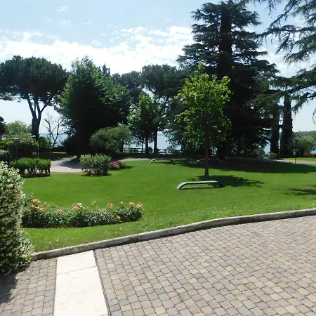 Apartment Lato Soleggiato @gardazzurro Padenghe sul Garda